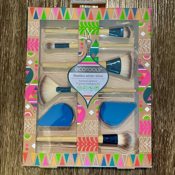 🔥Ecotools 7 Piece Brush Set Flawless Winter Shine - Picture 3 of 6